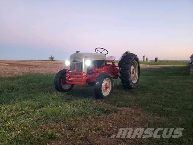 Ford 8 N Tractor Sonstige Baumaschinen