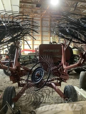 Rhino ER8 Hay Rake Sonstige Baumaschinen