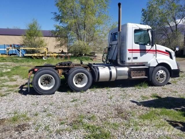 Volvo Semi Tractor Lieferwagen