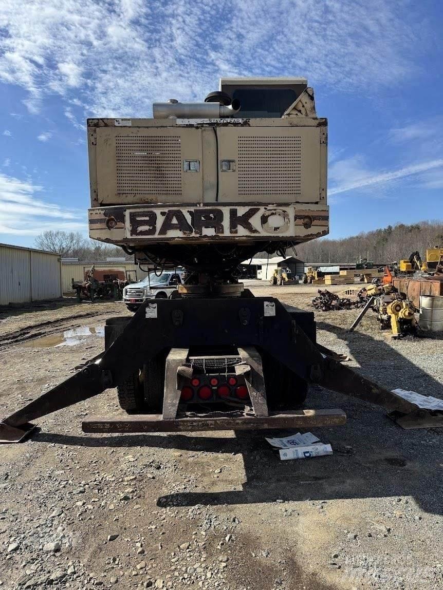 Barko 160D Gelenkausleger Lader