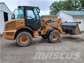 CASE 321F Radlader