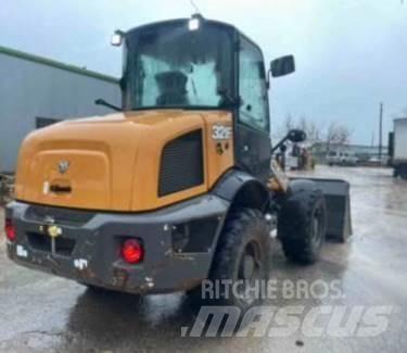 CASE 321F Radlader