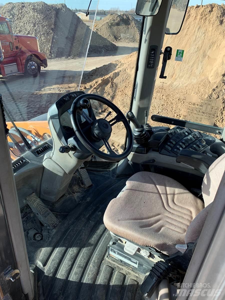CASE 821F Radlader