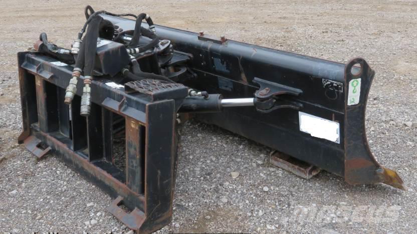 CAT  Planierschilder/Scharen