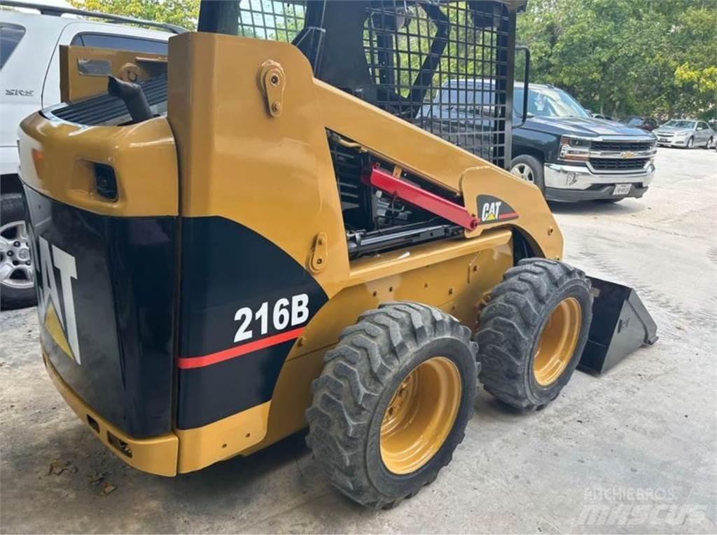 CAT 216B Kompaktlader