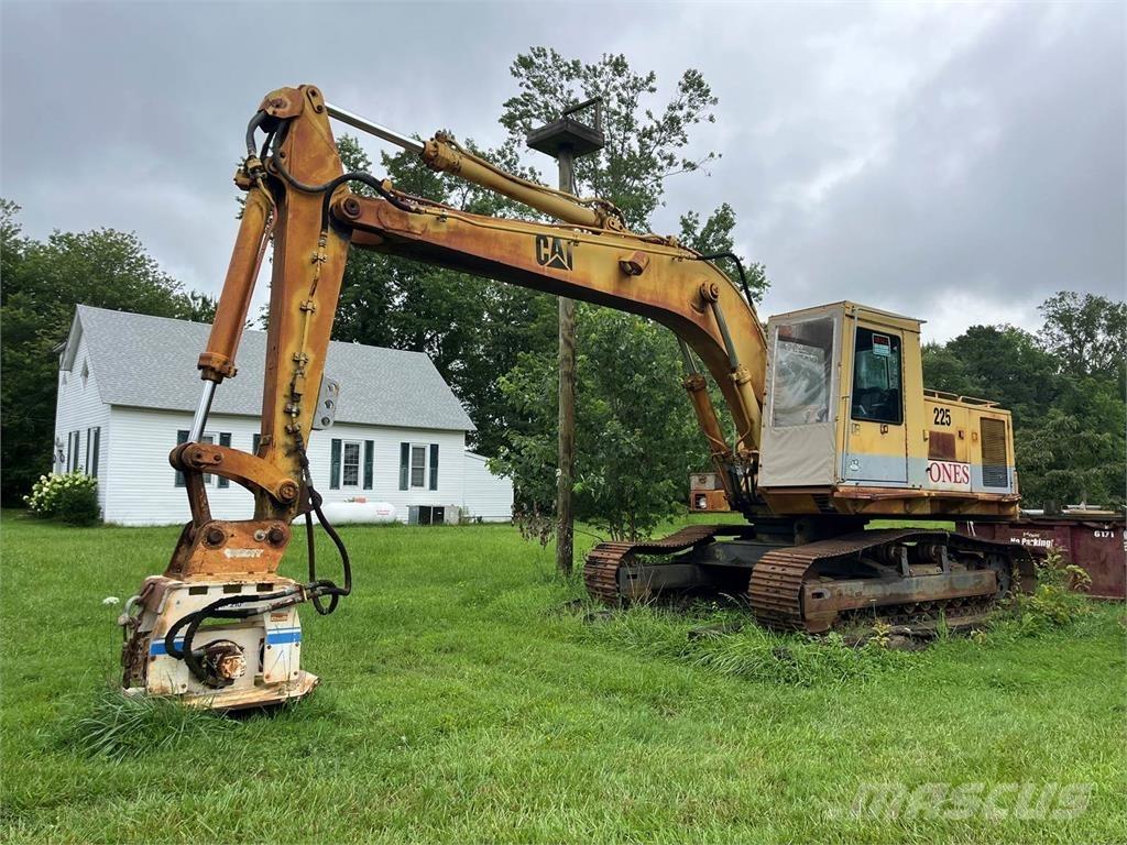 CAT 225 LC Raupenbagger
