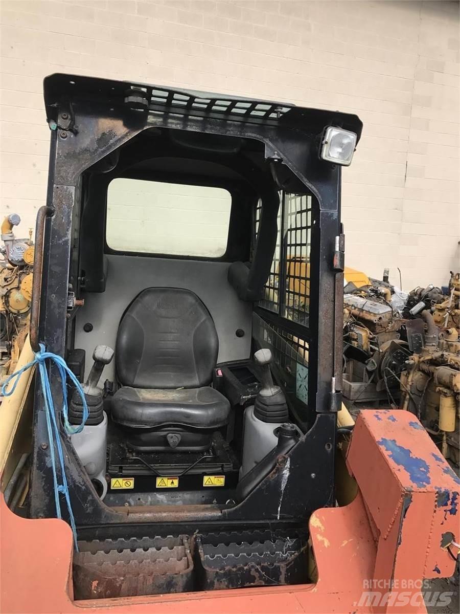 CAT 226B Kompaktlader