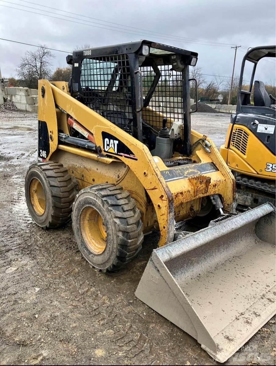 CAT 246 Kompaktlader