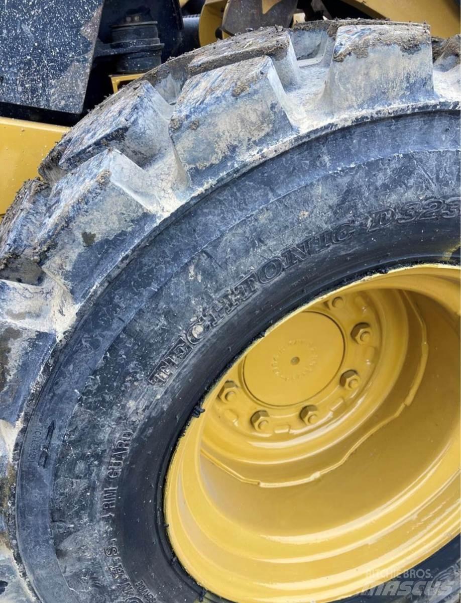 CAT 262D Kompaktlader