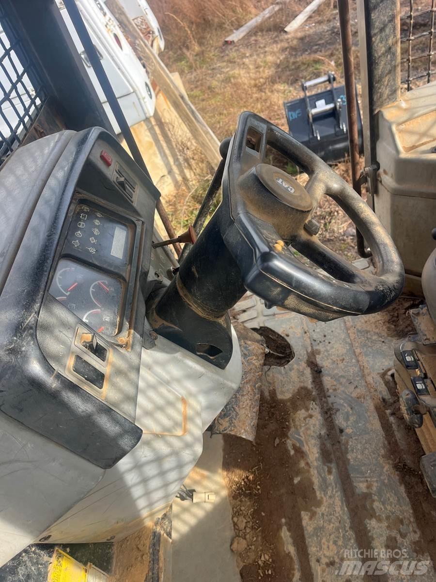 CAT 515 Stammholzschlepper