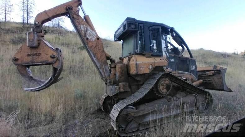 CAT 517 Stammholzschlepper