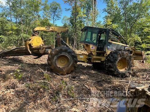 CAT 525 Stammholzschlepper