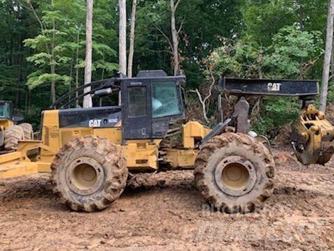 CAT 525C Stammholzschlepper