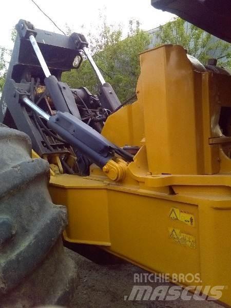 CAT 525C Stammholzschlepper