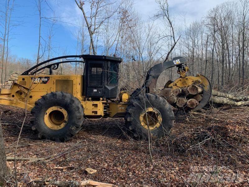 CAT 525D Stammholzschlepper