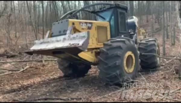 CAT 525D Stammholzschlepper
