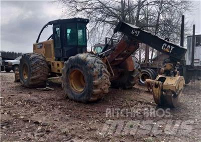 CAT 525D Stammholzschlepper