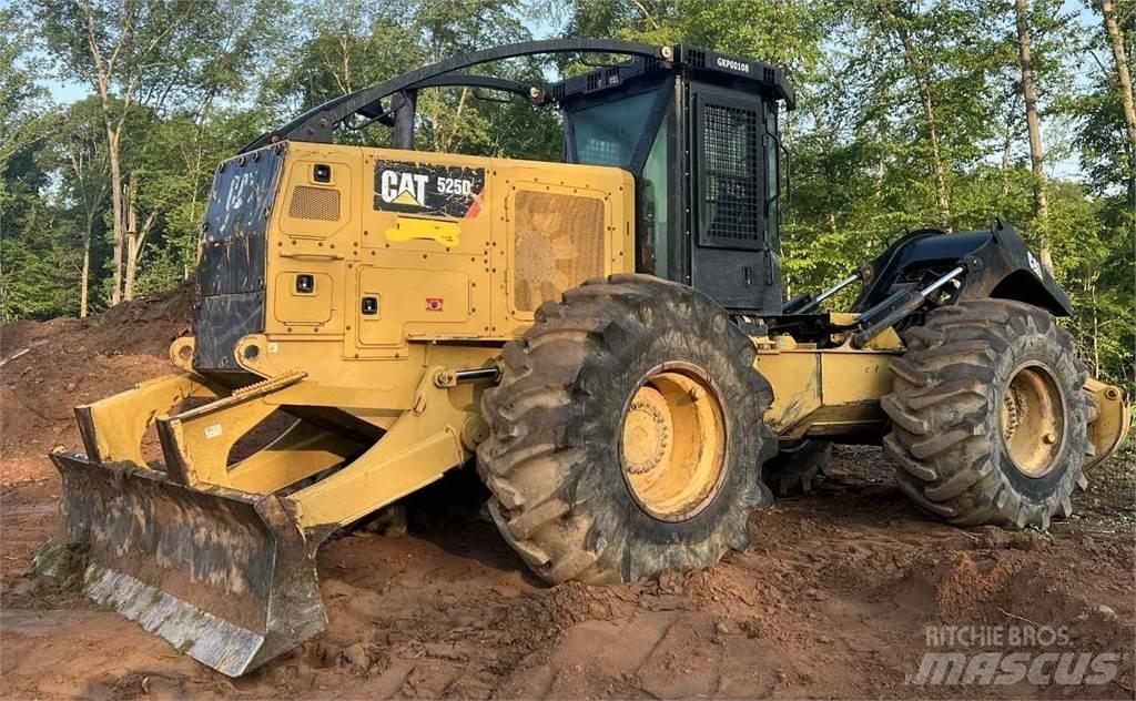 CAT 525D Stammholzschlepper