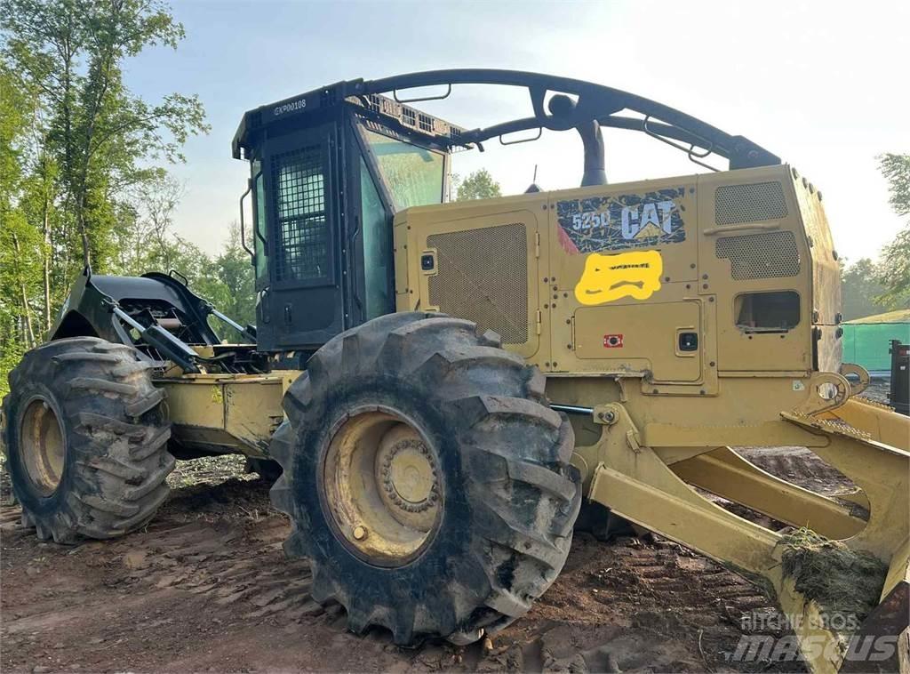 CAT 525D Stammholzschlepper