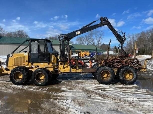 CAT 574 Forwarder