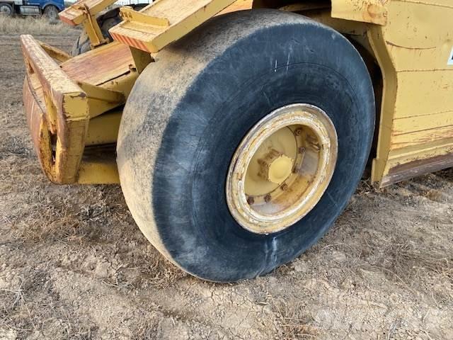 CAT 613B Schaber