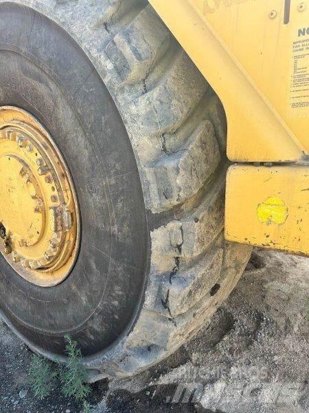 CAT 621G Schaber