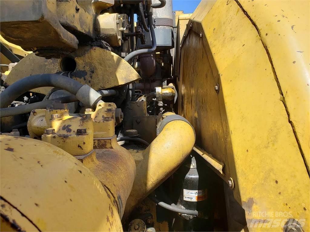 CAT 631D Schaber