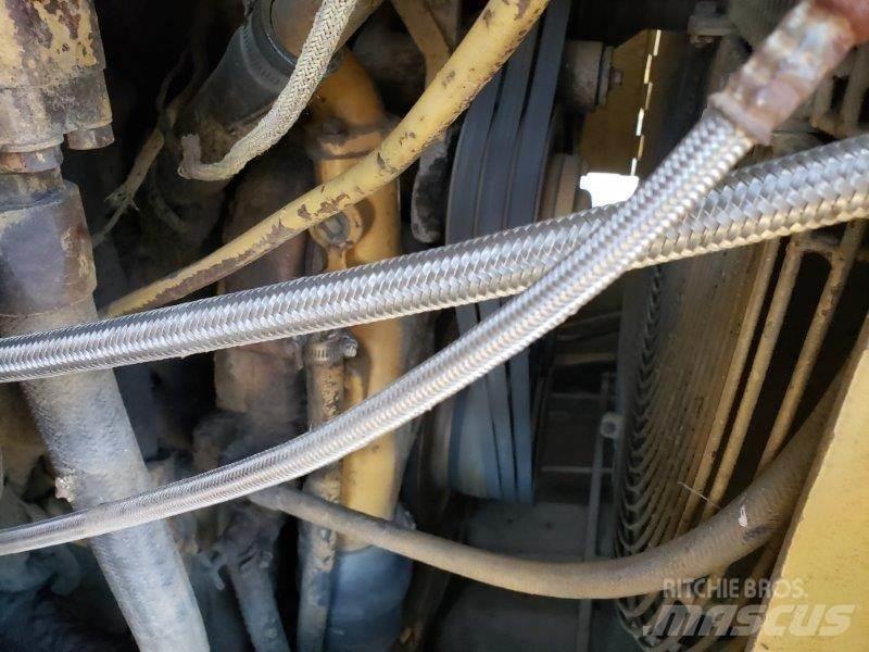 CAT 631D Schaber