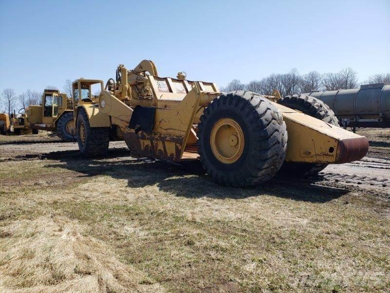 CAT 631D Schaber