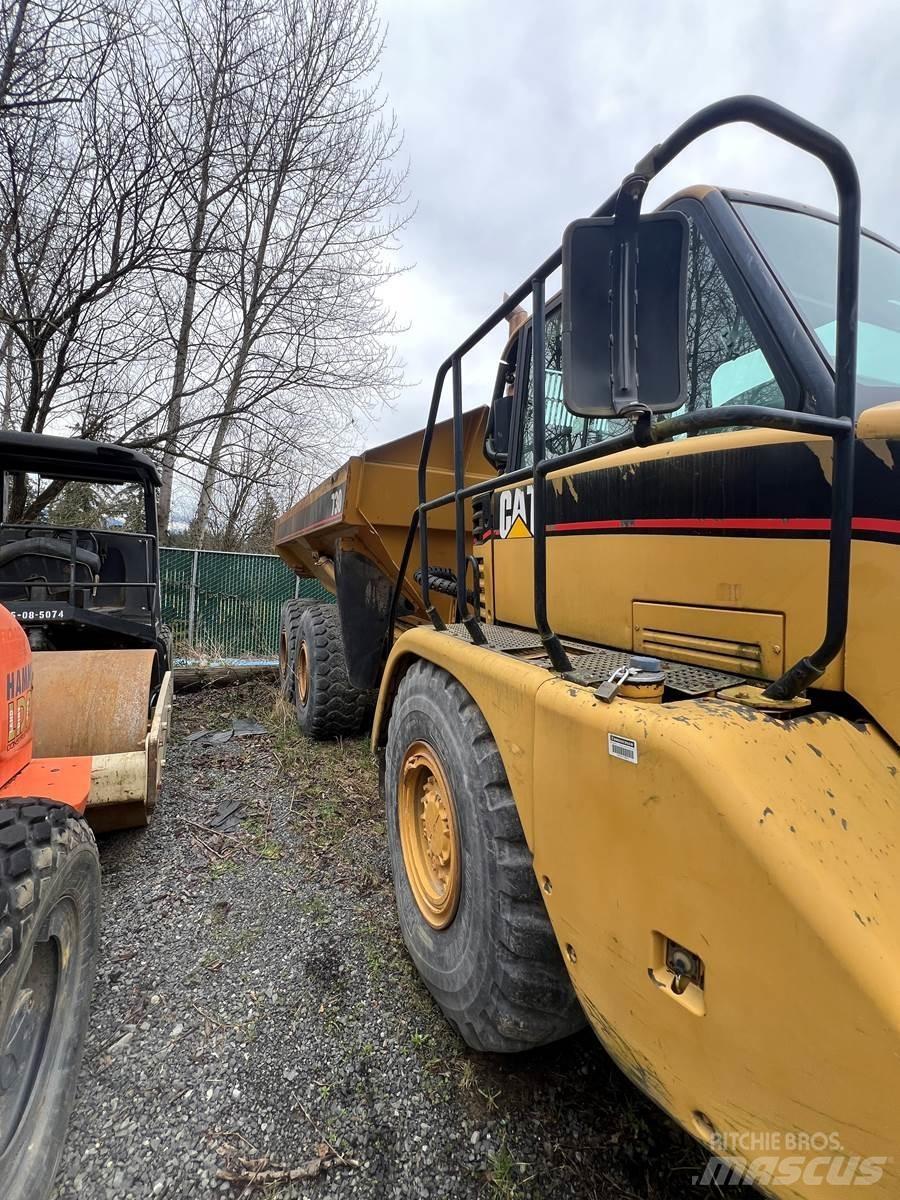 CAT 730 Dumper - Knickgelenk