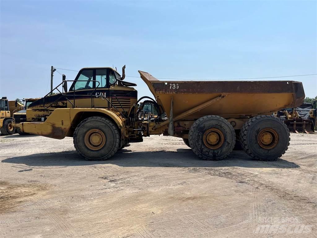 CAT 735 Dumper - Knickgelenk