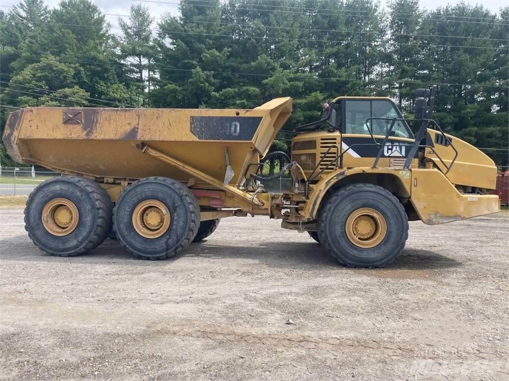 CAT 740 Dumper - Knickgelenk