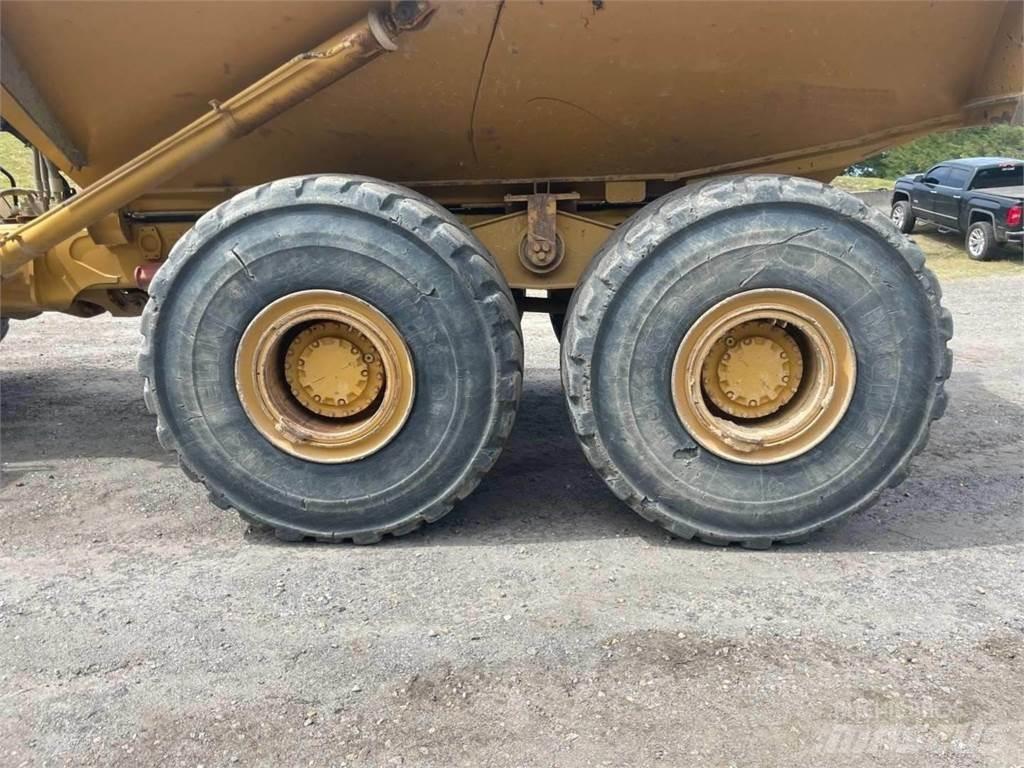 CAT 740 Dumper - Knickgelenk