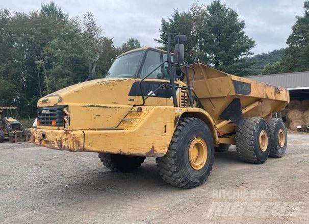 CAT 740 Dumper - Knickgelenk