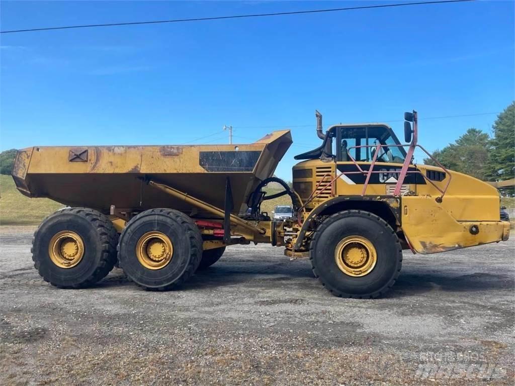 CAT 740 Dumper - Knickgelenk