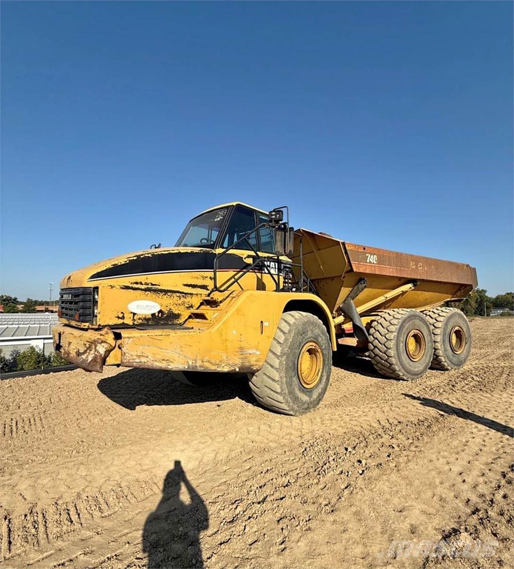 CAT 740B Dumper - Knickgelenk