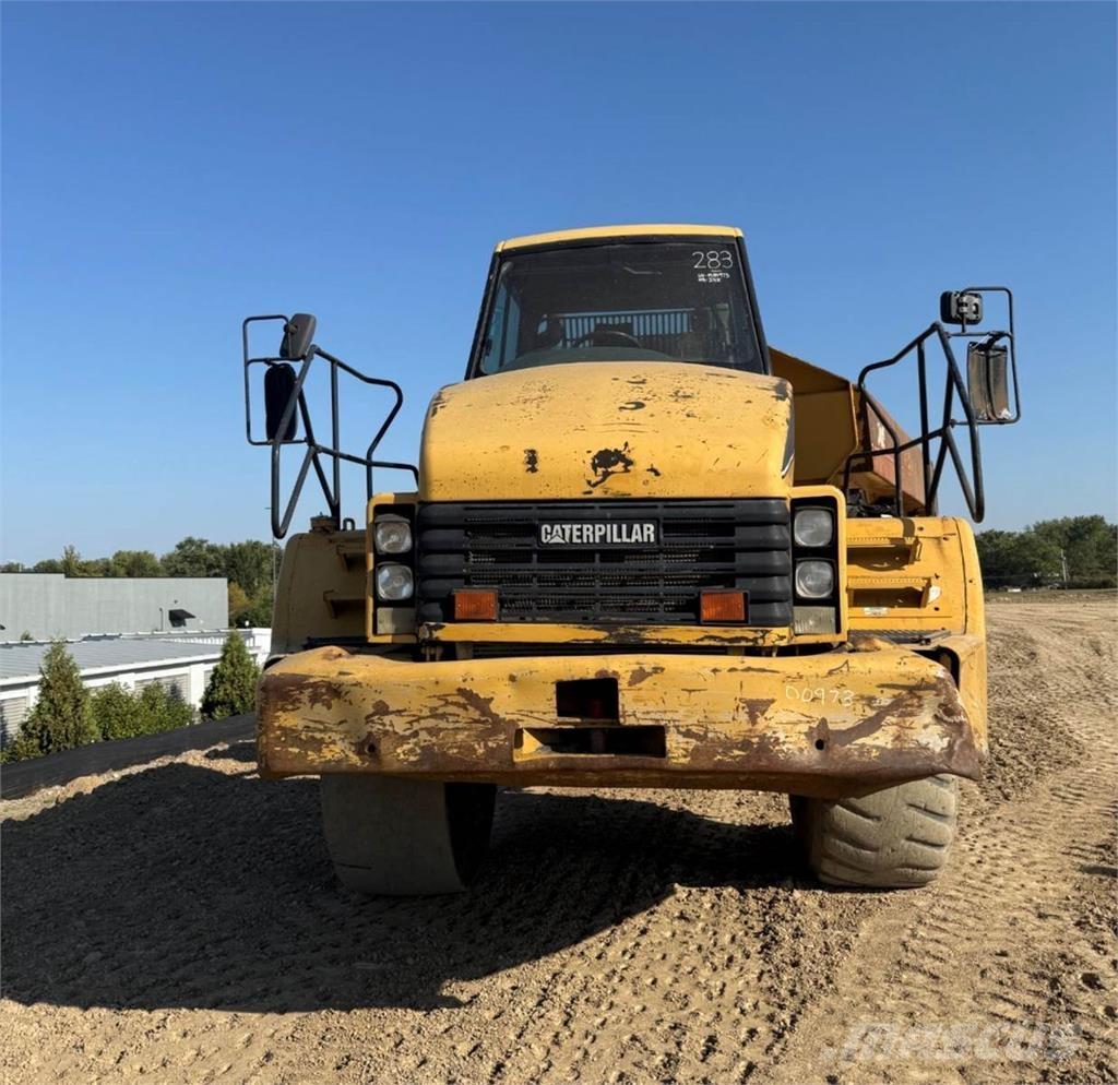 CAT 740B Dumper - Knickgelenk