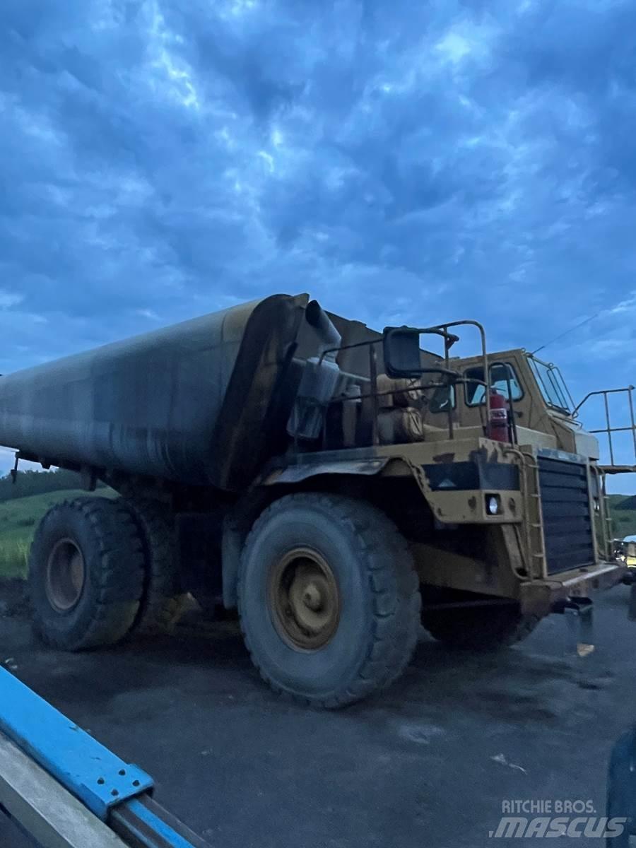 CAT 773B Tankwagen