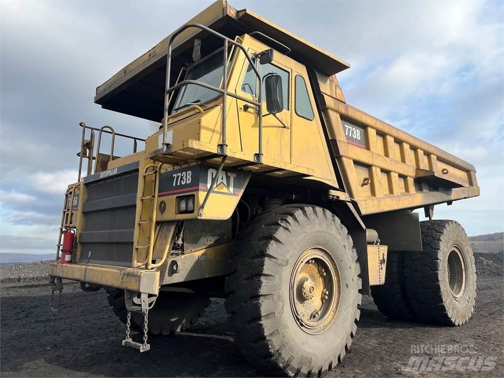 CAT 773B Dumper - Knickgelenk