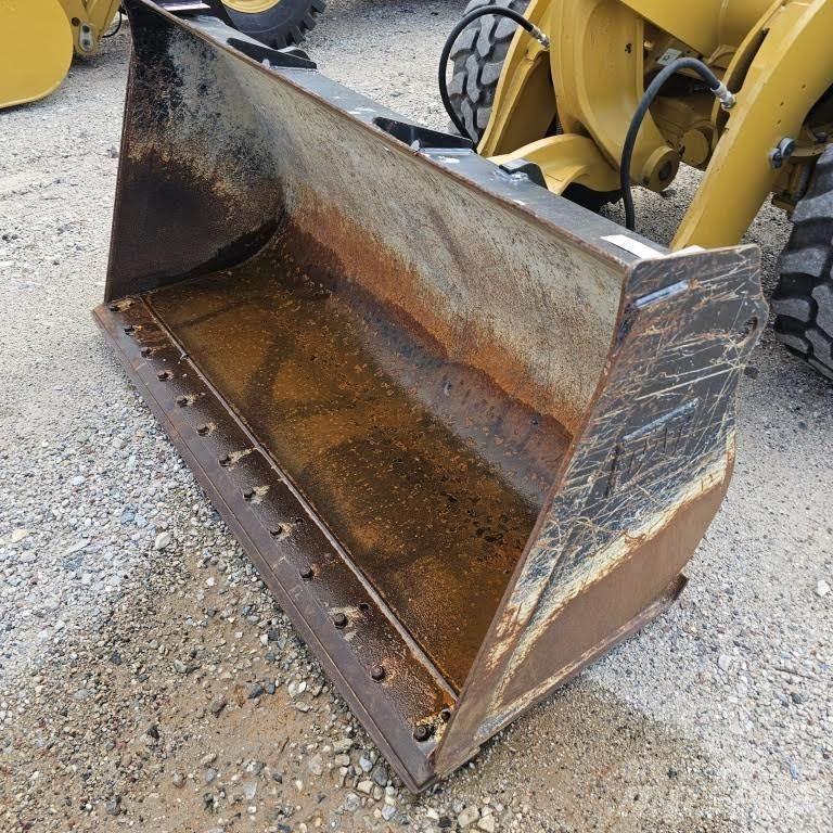 CAT 906M Radlader