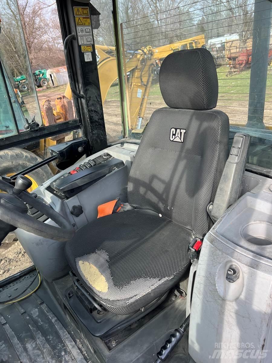 CAT 906M Radlader
