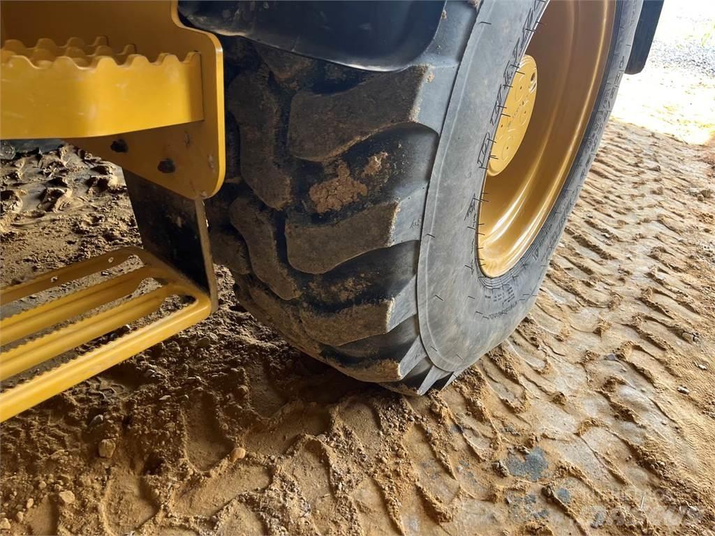 CAT 908M Radlader