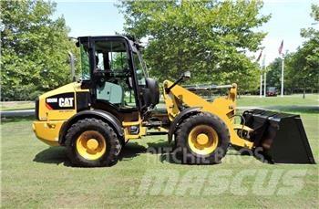 CAT 908M Radlader