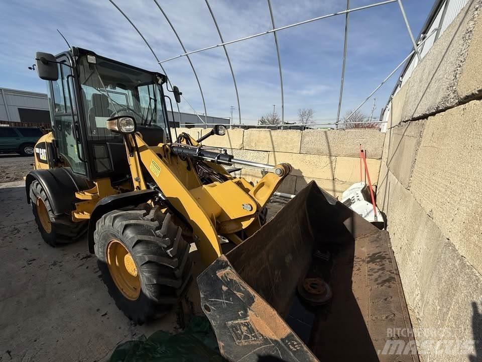 CAT 908M Radlader