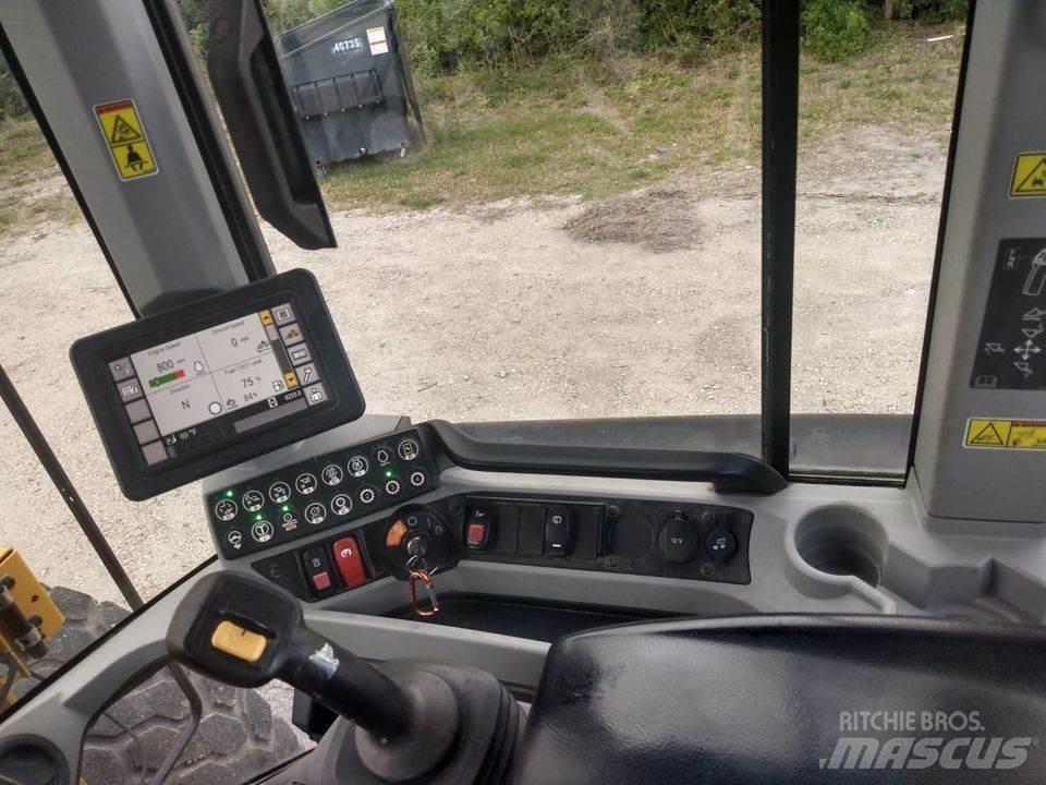 CAT 930M Radlader