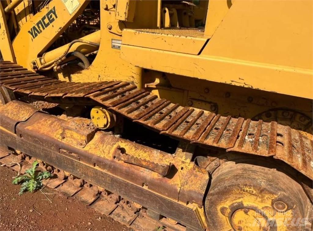 CAT 933C Bulldozer