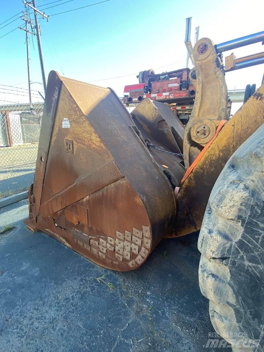 CAT 988F Radlader