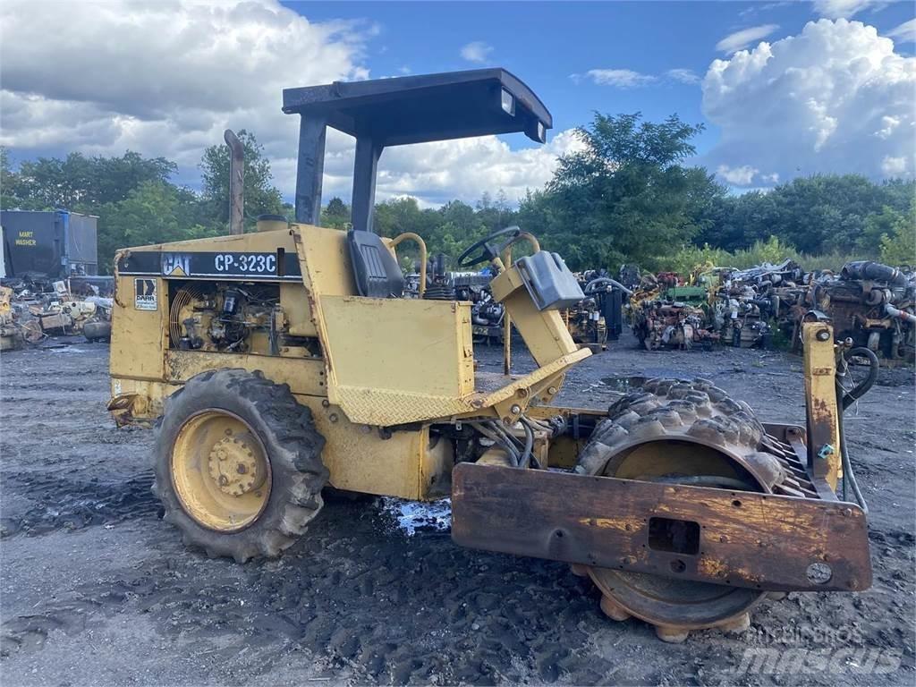 CAT CP323C Erdbauwalzen
