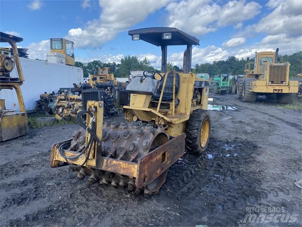 CAT CP323C Erdbauwalzen