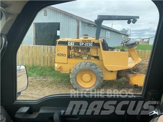 CAT CP323C Erdbauwalzen